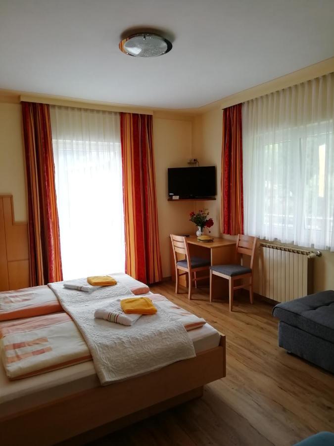Pension Strauss Занкт-Лоренцен-об-Мурау Екстер'єр фото